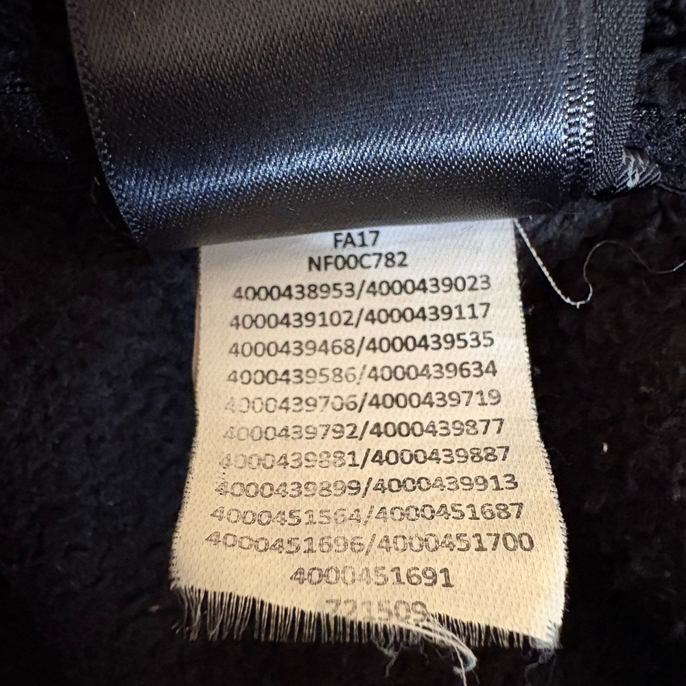 The North Face Black Teddy Jacket - Picture 13 of 15